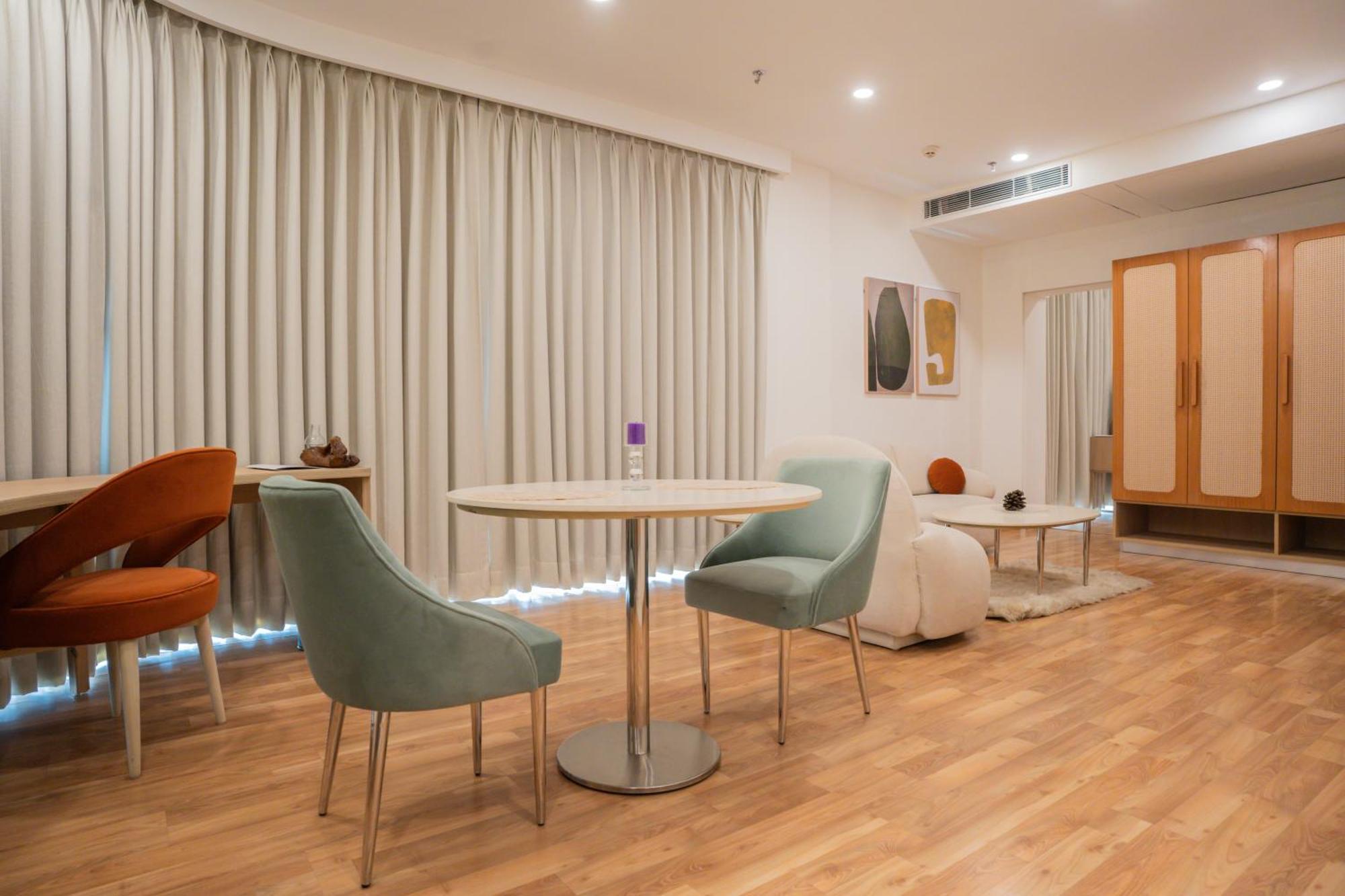 Ar Suites Klj Square Gurgaon Exterior photo