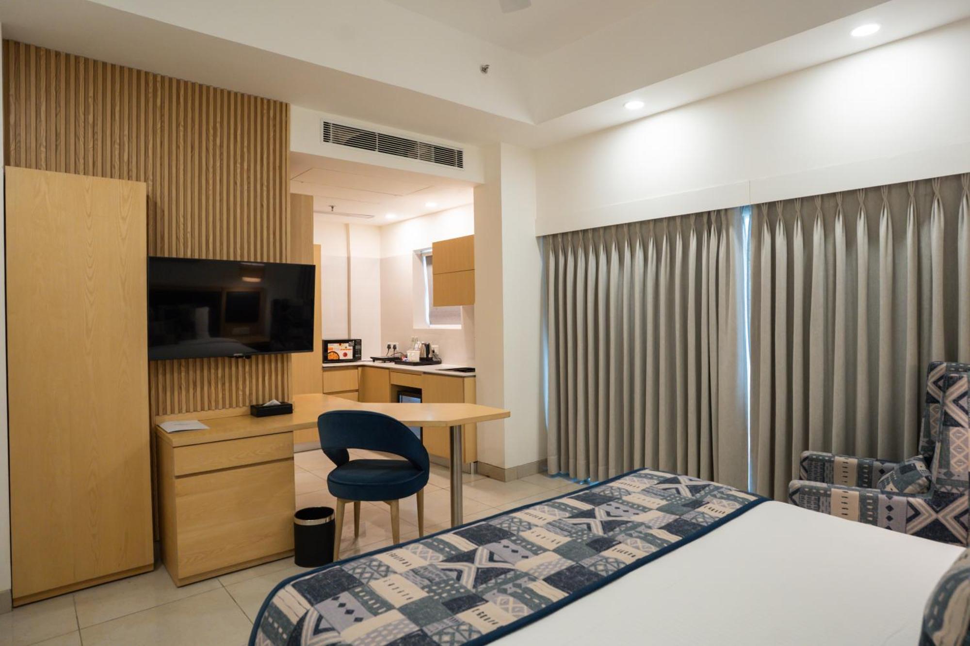 Ar Suites Klj Square Gurgaon Exterior photo