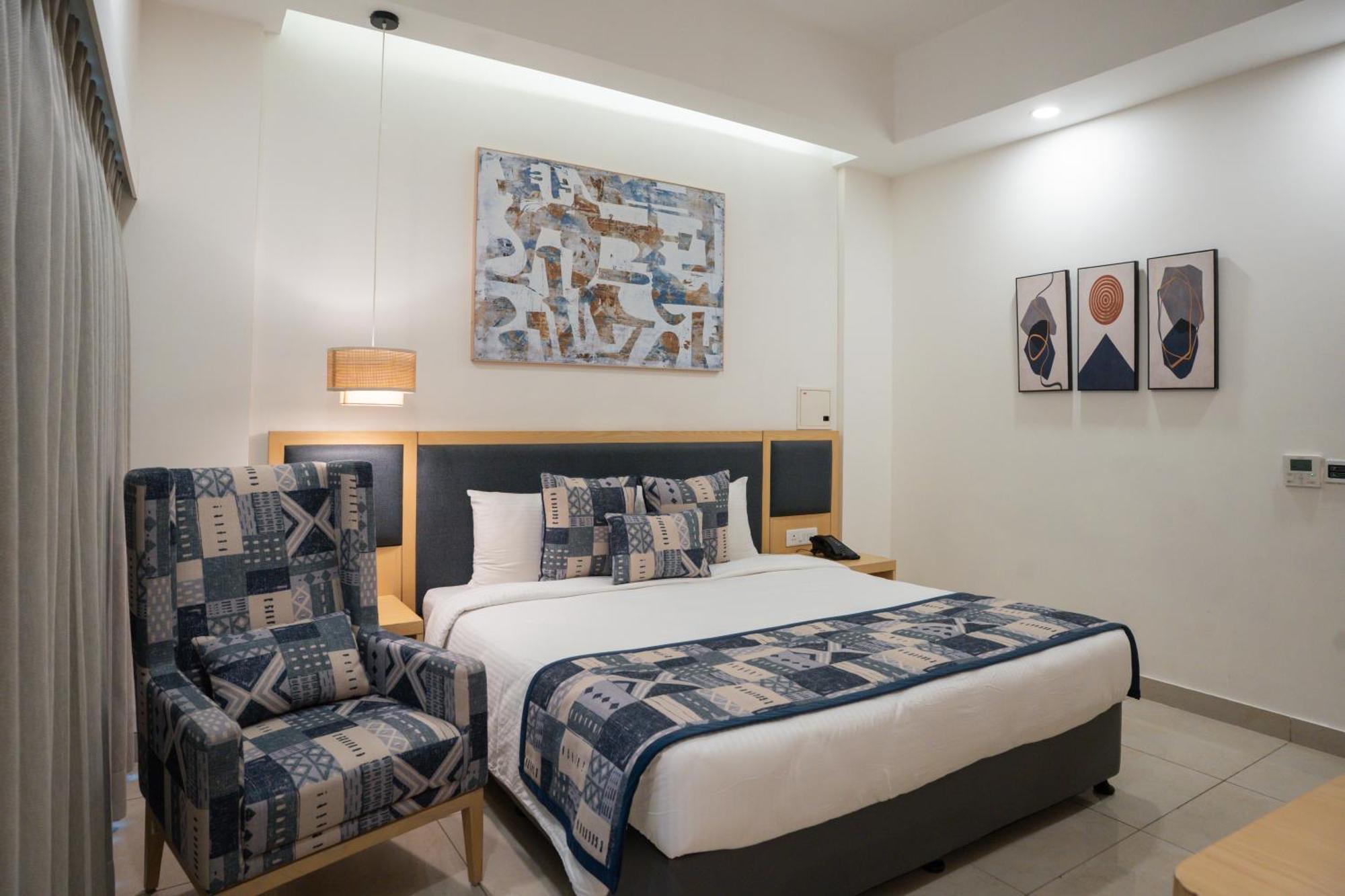 Ar Suites Klj Square Gurgaon Exterior photo